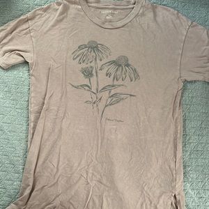 American Eagle t shirt